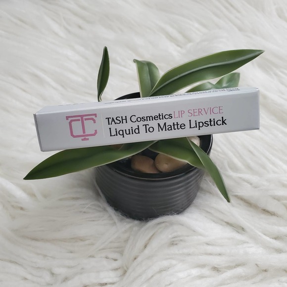 TASH Cosmetics Lip Service Purple Liquid To Matte Lipstick #19 - Picture 2 of 4